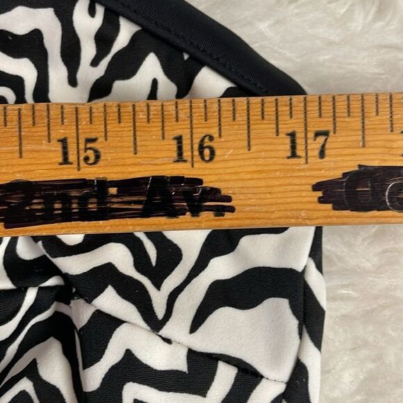 Maxine Of Hollywood One Piece Black&White Overlay Side Knot Bathing Suit Sz 16 - Picture 9 of 13